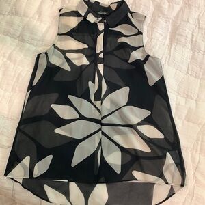 EUC Ellen Tracy Blue/White Blouse, size M.